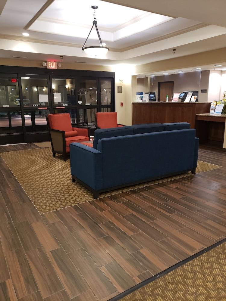 Comfort Inn Кеймбридж Екстериор снимка