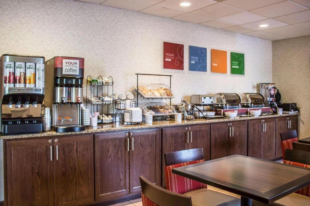 Comfort Inn Кеймбридж Екстериор снимка